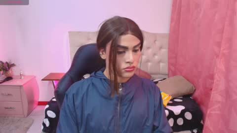 Camila online show from 11-06-25, 04:02