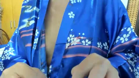 Snapshot of lailasensu chatting on 04-29-26, 11:58 LAILA online show from 04-29-26, 11:58
