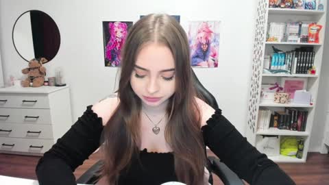 Snapshot of lain__ chatting on 01-26-25, 11:29 Kira online show from 01-26-25, 11:29