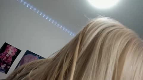Snapshot of lain__ chatting on 05-16-26, 12:40 Kira online show from 05-16-26, 12:40