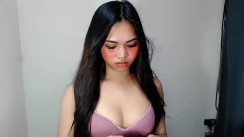 Snapshot of laire_allure chatting on 05-11-26, 08:09 laire online show from 05-11-26, 08:09