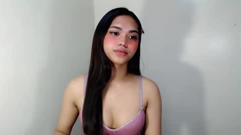 Snapshot of laire_allure chatting on 05-13-26, 06:22 laire online show from 05-13-26, 06:22