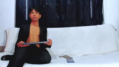 Snapshot of laisy_fox chatting on 01-02-25, 02:02 Laisy fox online show from 01-02-25, 02:02