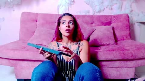 Snapshot of laisy_fox chatting on 02-03-25, 02:02 Laisy fox online show from 02-03-25, 02:02