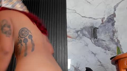 Snapshot of laisy_fox chatting on 02-10-25, 06:03 Laisy fox online show from 02-10-25, 06:03