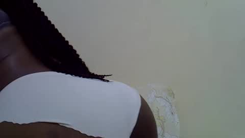 Snapshot of lajoy_ chatting on 10-31-25, 12:55 joy online show from 10-31-25, 12:55