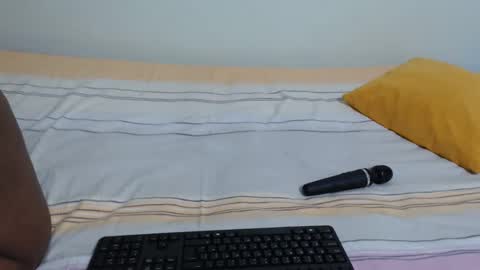 Snapshot of lakeeza chatting on 09-27-25, 11:37 ANNIE online show from 09-27-25, 11:37