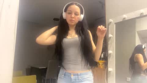 Snapshot of lakishaamini chatting on 11-24-25, 11:10 Emily online show from 11-24-25, 11:10