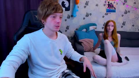 Snapshot of laksmrrr chatting on 01-06-25, 11:29 Lu  Alex online show from 01-06-25, 11:29