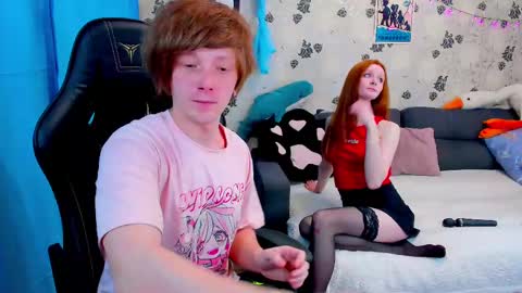 Snapshot of laksmrrr chatting on 03-11-25, 09:13 Lu  Alex online show from 03-11-25, 09:13