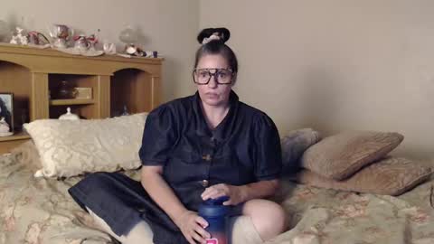 Naomi Rose online show from 10-27-25, 01:42