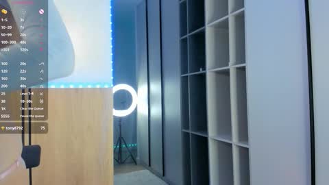 Julia online show from 01-09-26, 08:10