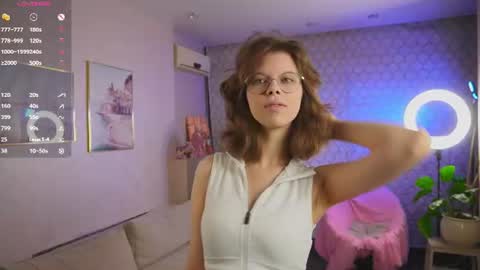 Julia online show from 07-17-26, 08:14