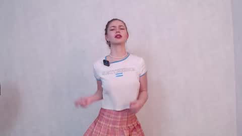 Lisa online show from 10-11-25, 05:28