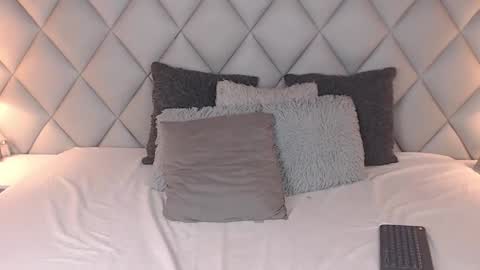 Laly Castro online show from 01-29-25, 06:07