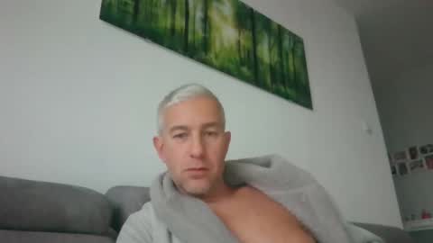 Snapshot of lambiants chatting on 12-14-25, 09:36 lambiants online show from 12-14-25, 09:36