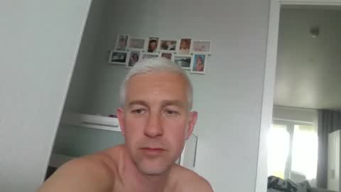 Snapshot of lambiants chatting on 05-15-26, 01:29 lambiants online show from 05-15-26, 01:29