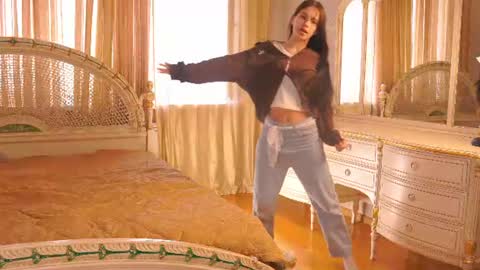 Snapshot of lamonicaptak chatting on 06-20-26, 03:09 Emily online show from 06-20-26, 03:09