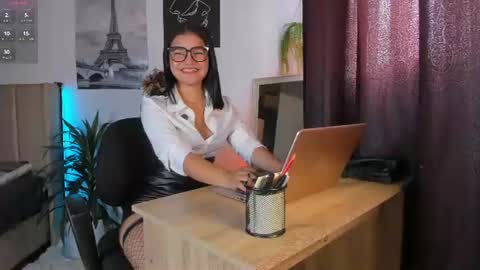 Snapshot of lana_beket_ chatting on 06-17-26, 07:04 Lana online show from 06-17-26, 07:04