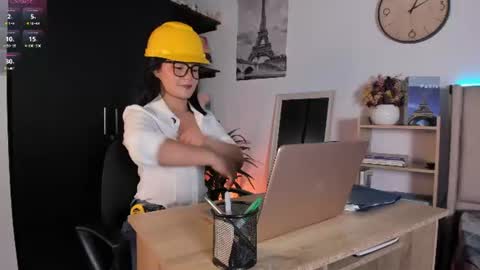 Snapshot of lana_beket_ chatting on 07-10-26, 07:05 Lana online show from 07-10-26, 07:05