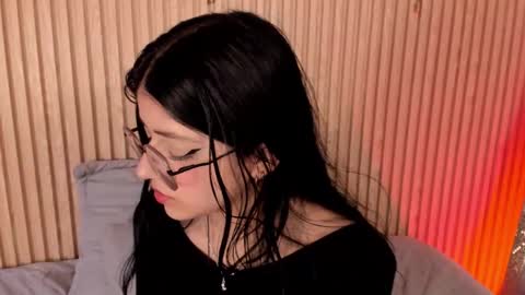 Snapshot of lana_dol chatting on 12-19-25, 01:51 ... . . ... online show from 12-19-25, 01:51
