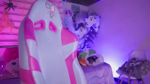 Snapshot of lana_dreams_ chatting on 10-24-25, 12:41 Lana online show from 10-24-25, 12:41