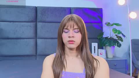 valentino moon online show from 04-06-26, 12:41