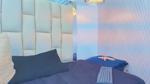 Snapshot of lana_sliim chatting on 02-19-26, 12:12 Vanessa online show from 02-19-26, 12:12