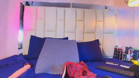 Snapshot of lana_sliim chatting on 06-12-26, 12:04 Vanessa online show from 06-12-26, 12:04