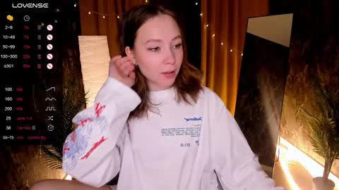 Snapshot of lanablu_ chatting on 11-11-25, 02:22 Lana online show from 11-11-25, 02:22