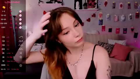 Snapshot of lanablu_ chatting on 07-07-26, 08:40 Lana online show from 07-07-26, 08:40