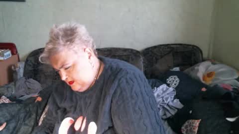 Snapshot of lanacat555 chatting on 12-17-25, 12:22 lanacat555 online show from 12-17-25, 12:22