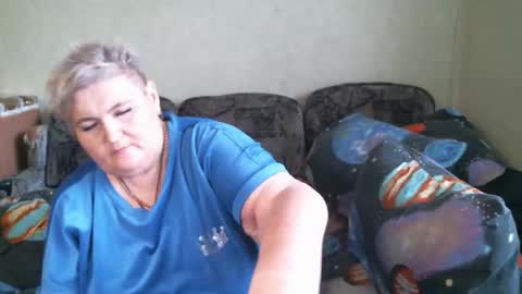 Snapshot of lanacat555 chatting on 04-10-26, 02:44 lanacat555 online show from 04-10-26, 02:44