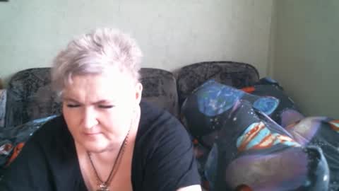 Snapshot of lanacat555 chatting on 04-11-26, 10:19 lanacat555 online show from 04-11-26, 10:19