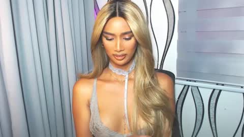 Lana online show from 02-18-25, 12:15