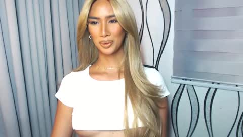 Lana online show from 02-19-25, 04:01