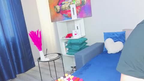 Lana online show from 10-20-25, 11:54