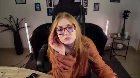 Snapshot of lanafitch chatting on 06-14-26, 10:28 lana online show from 06-14-26, 10:28