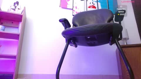 Snapshot of lanagarcia5 chatting on 10-17-25, 11:35 Alana Garcia online show from 10-17-25, 11:35