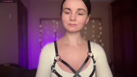 Snapshot of lanaloulou chatting on 10-15-25, 08:20 Lana online show from 10-15-25, 08:20