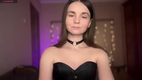 Snapshot of lanaloulou chatting on 10-18-25, 12:02 Lana online show from 10-18-25, 12:02