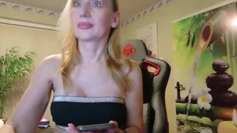 Lana online show from 04-07-26, 06:52