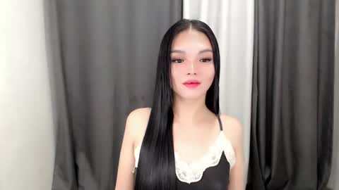 lanawyatt_ online show from 11-29-25, 11:57