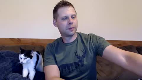 Snapshot of lancehardin chatting on 05-07-26, 12:05 Lance online show from 05-07-26, 12:05