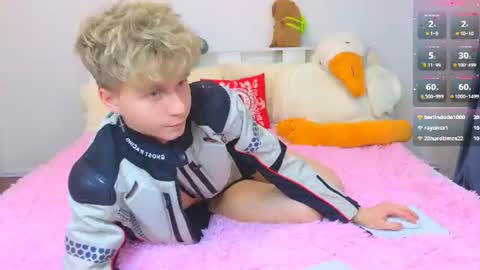 Snapshot of landel_boy chatting on 06-14-26, 07:16 Lanny online show from 06-14-26, 07:16