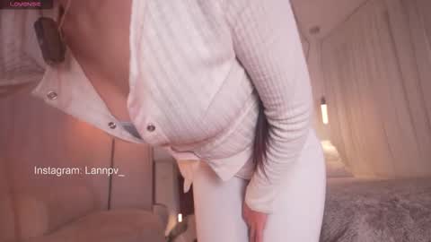 Snapshot of lanie__ chatting on 01-09-26, 10:11 Lan online show from 01-09-26, 10:11