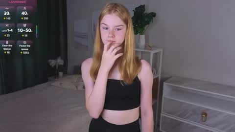 Snapshot of laniehohenberger chatting on 06-07-26, 01:21 Hello everyone Im Gena online show from 06-07-26, 01:21