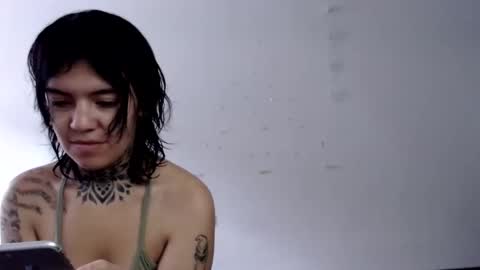 Snapshot of lannie_gonzales chatting on 12-26-24, 03:42 LANNIE   online show from 12-26-24, 03:42