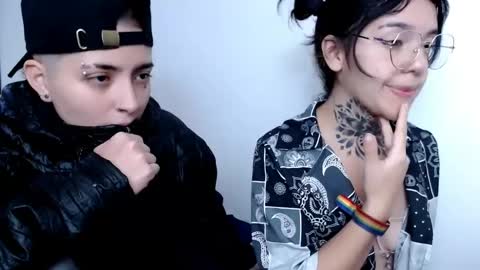 Snapshot of lannie_gonzales chatting on 02-19-25, 02:01 LANNIE   online show from 02-19-25, 02:01