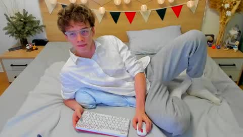 Fandi online show from 01-24-25, 07:51